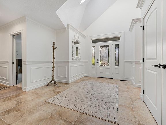 3rd image of 6918 Woodcroft Ln