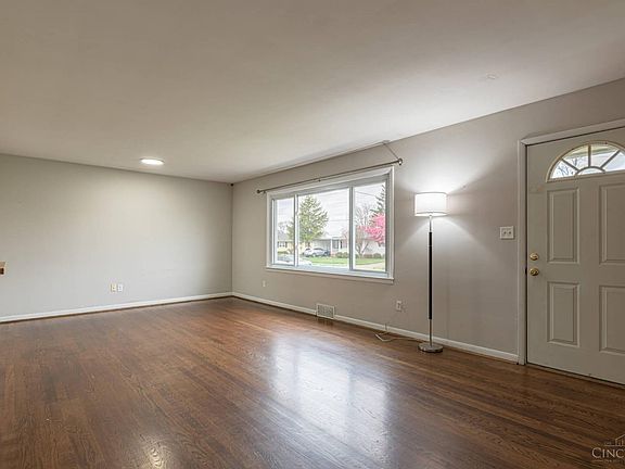 3rd image of 3208 Raymond Dr