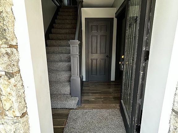 5th image of 315 Parkwood Ave