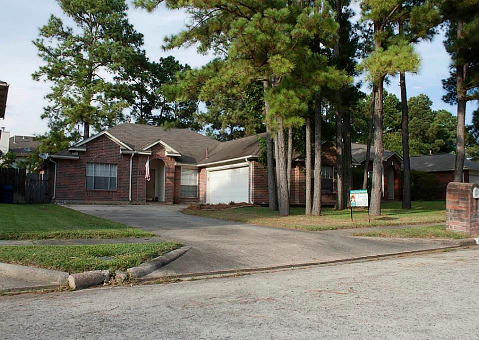 1st image of 22402 Hollybranch Dr