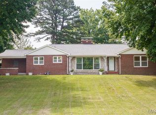 110 N 74th St, Belleville, IL 62223