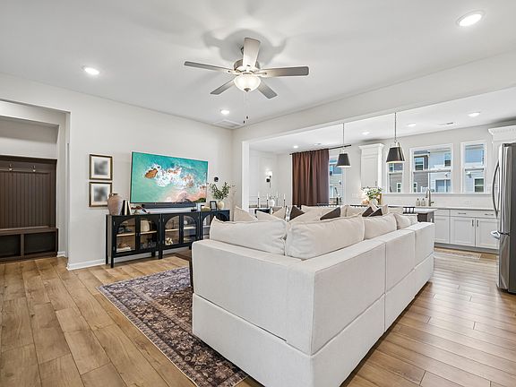 3rd image of 152 Lennei Ln