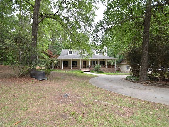 3rd image of 388 Sessions Rd