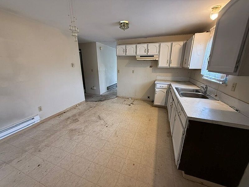 5th image of 1621 Harding Road