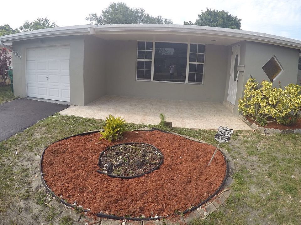 1st image of 6765 Camelia Dr