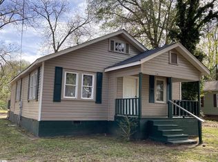 633 Sullivan St, Laurens, SC 29360