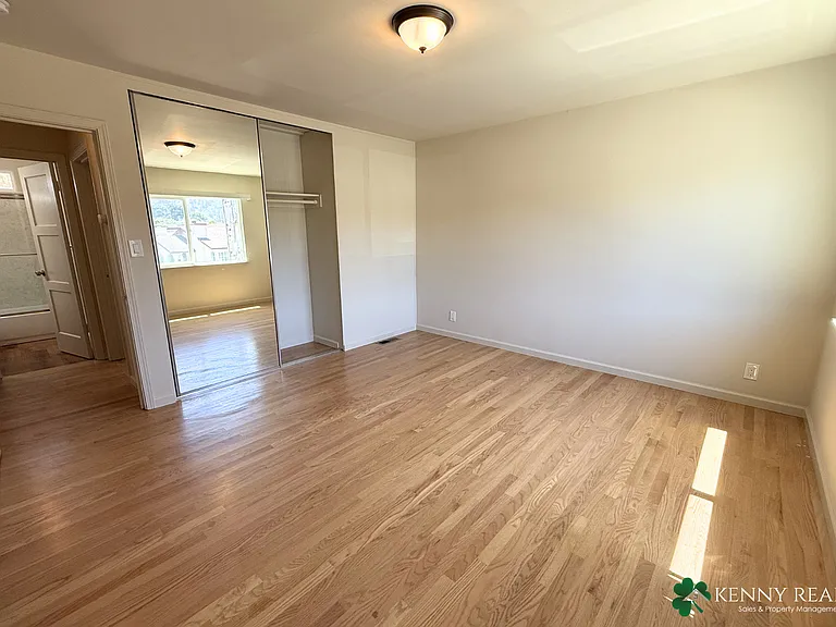 134 Hilton Ave — Photo 12