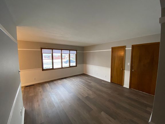 3rd image of 143 Lakewood Dr #143