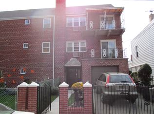 7546 Furmanville Ave, Middle Village, NY