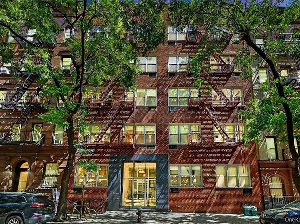 321 E 89th St APT 2B, New York, NY 10128