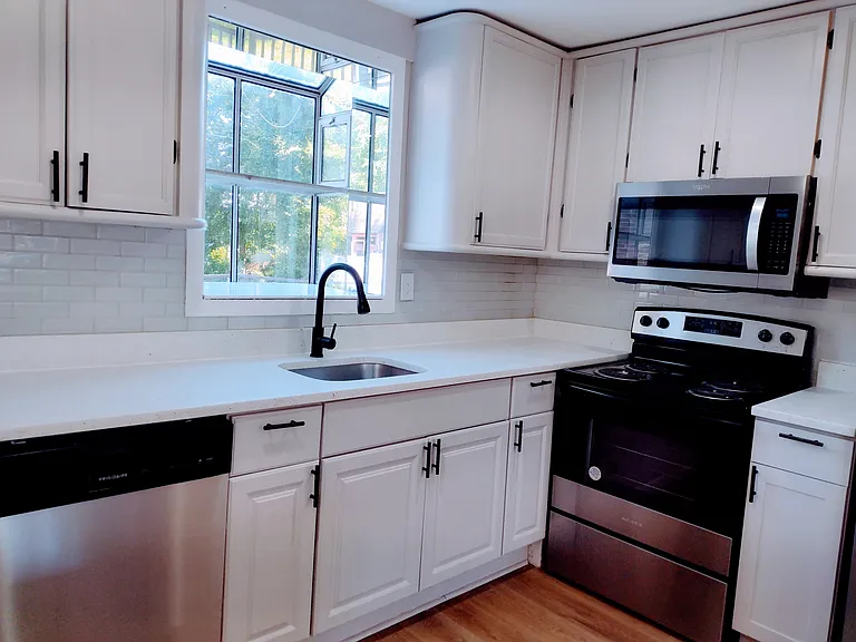 4204 Colonial Rd — Photo 13