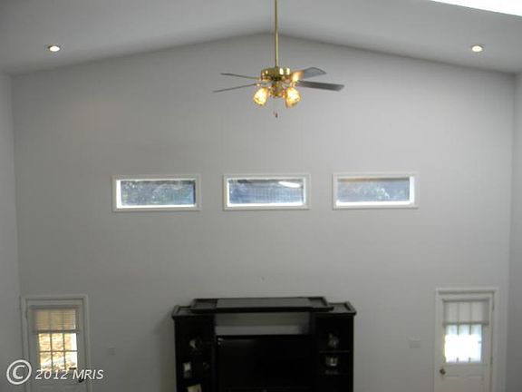 4th image of 21623 Kelso Dr
