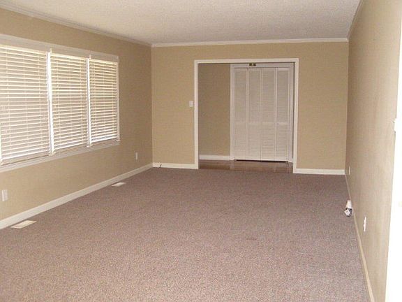 2nd image of 61 Sandy Springs Cir