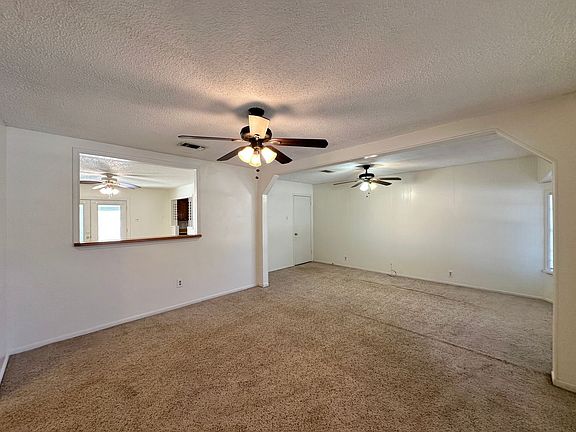 2nd image of 1904 Pleasant Ln