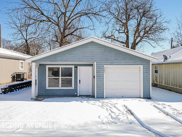 2833 Kensington Ave — Photo 1