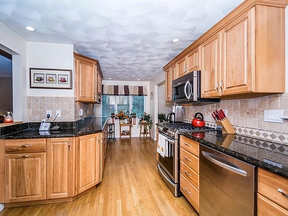 3rd image of 167 Deering Dr