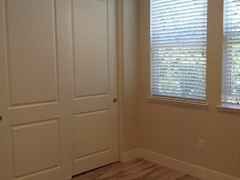 413 Wayland Loop — Photo 40