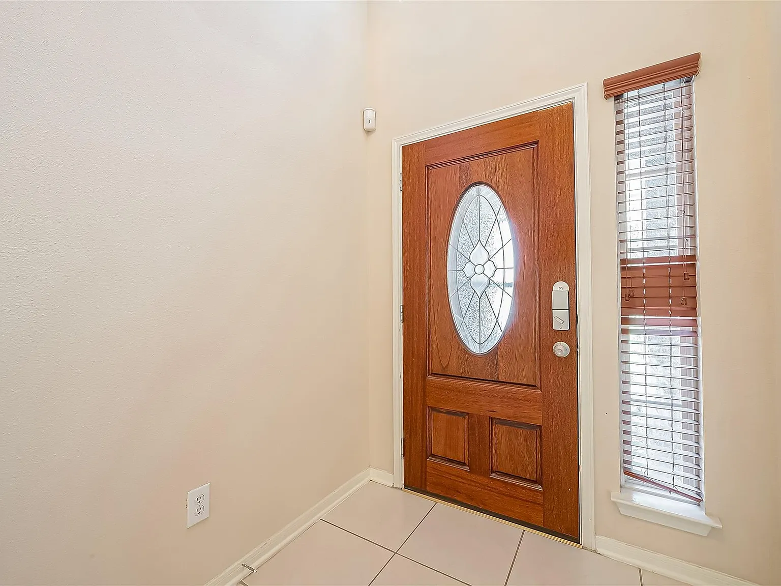 4 bed, 2.5 bath, 3057 sqft, $2,700 — Photo 4