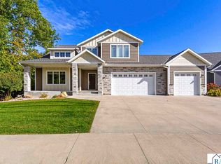 317 Oak Marsh Dr, Mankato, MN 56001