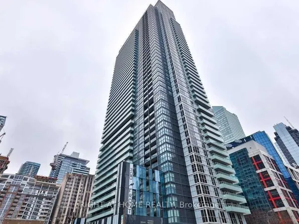300 Front St W #2512, Toronto, ON M5V 0E9