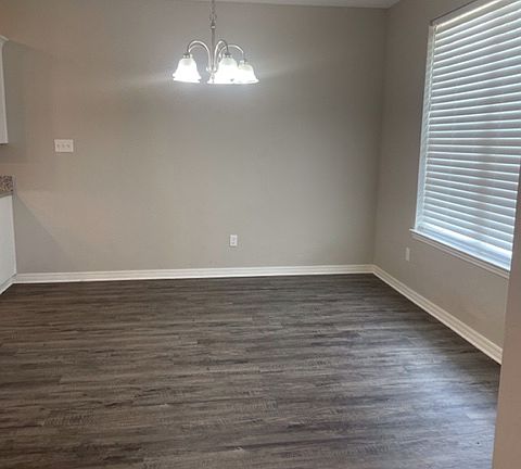 2nd image of 401 Myra Lynn Ln