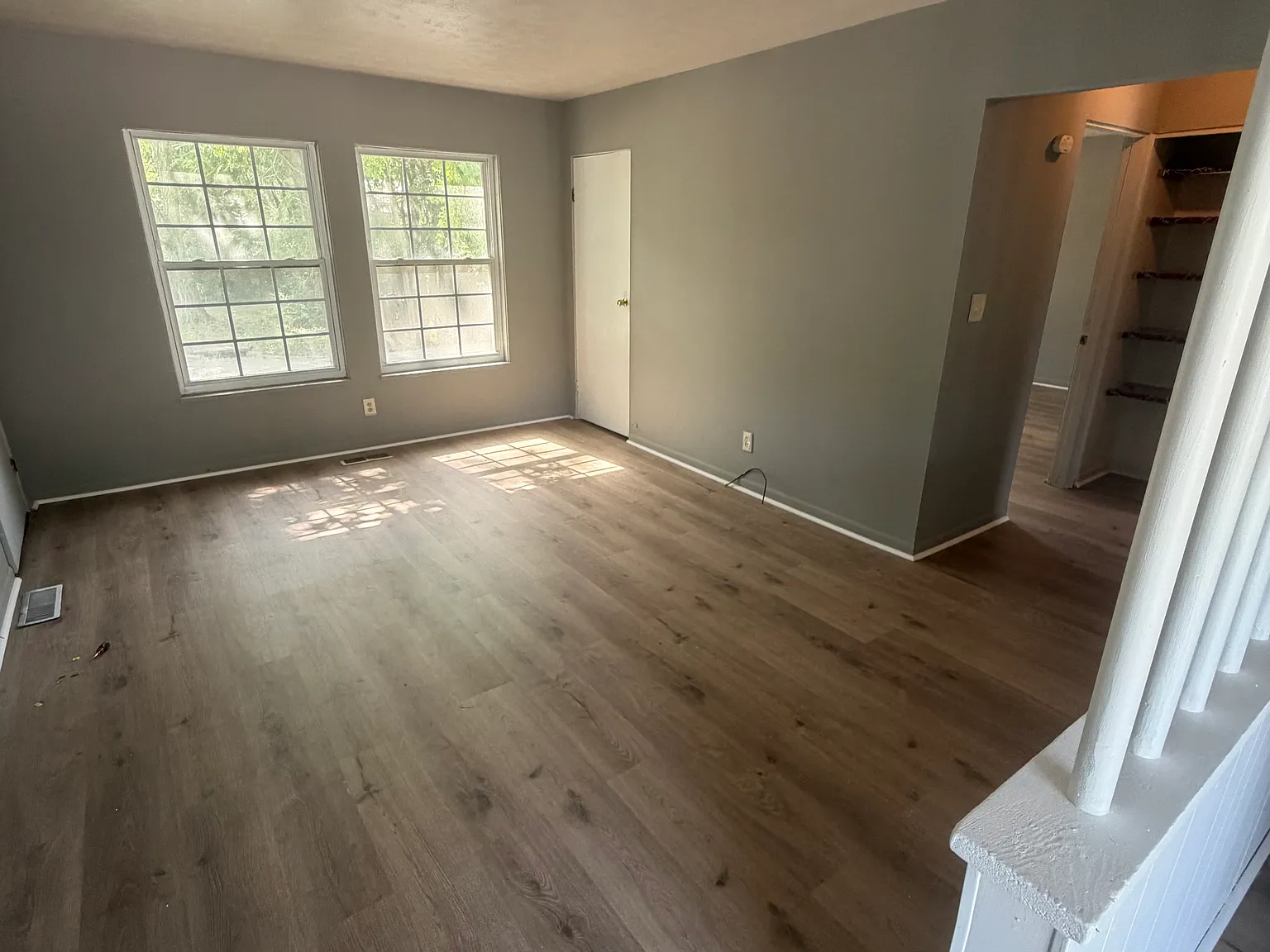 2 bed, $1,100 — Photo 2