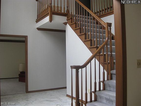4th image of 367 Woodbend Dr