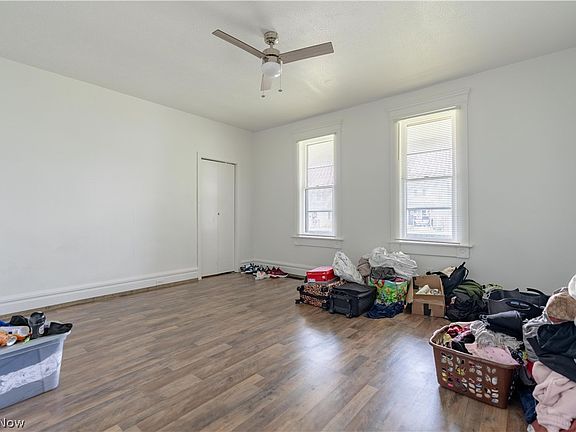 3rd image of 64 Diamond Ave