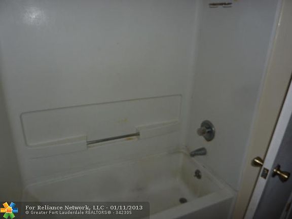 5th image of 7613 NW 42nd Pl APT 212