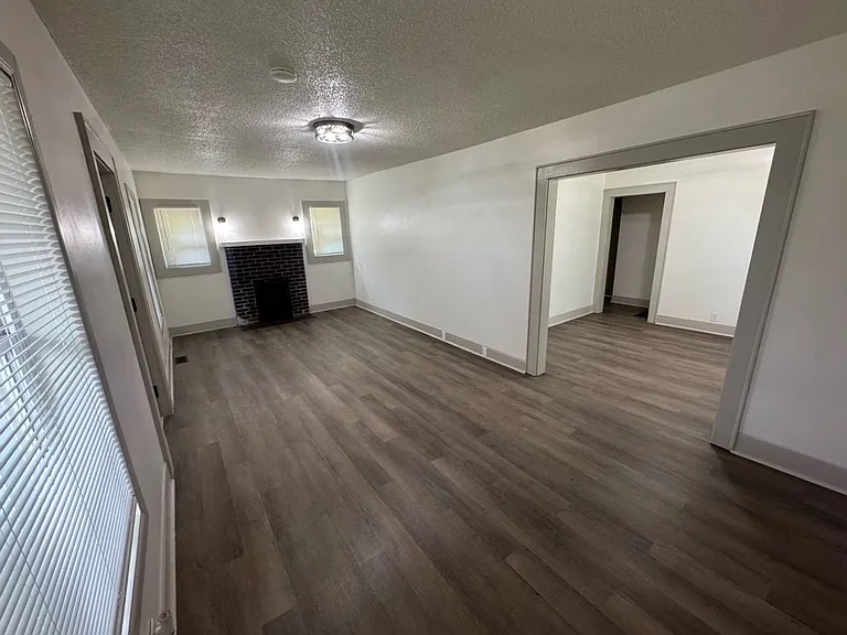143 Massey St — Photo 6