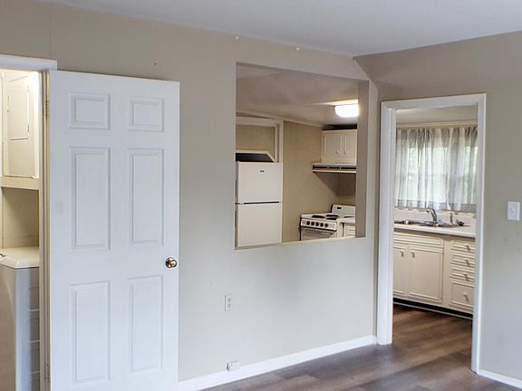 4th image of 2806 27th Ave S APT B