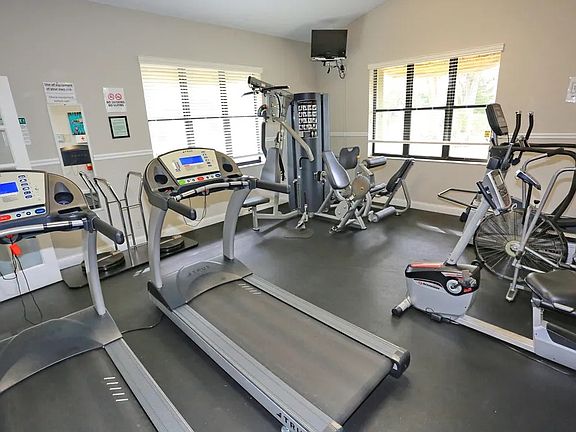 3rd image of 3380 Jog Park Dr