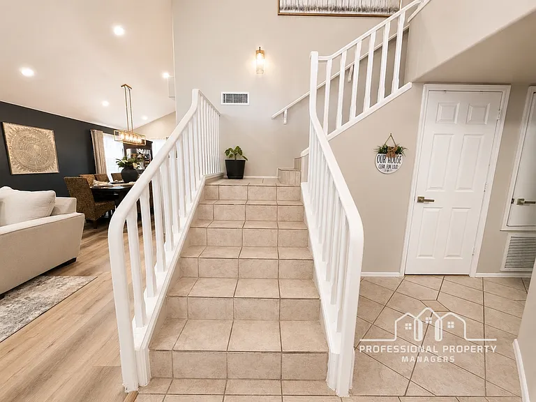 3522 W 12th Ln — Photo 12