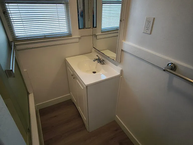 704 Simon St #&-22186 — Photo 21