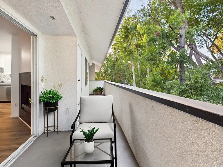 Alur Apartments — Photo 12