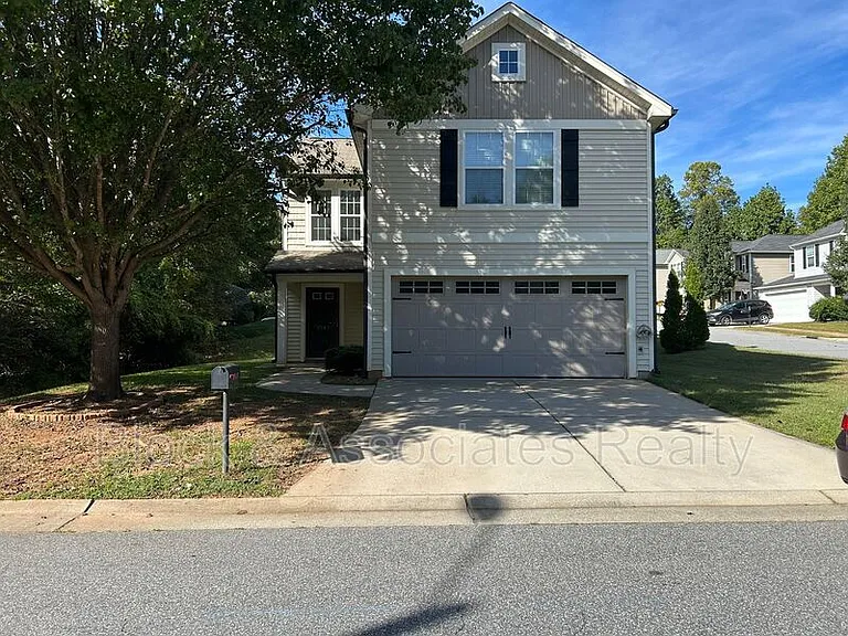 5147 Fiddlers Run Dr — Photo 1
