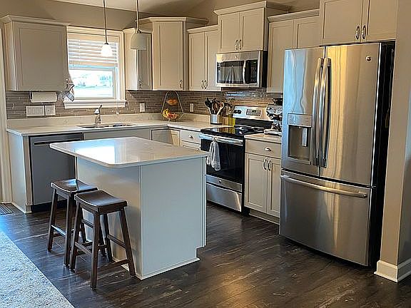 5th image of 4713 NE Oak Dr