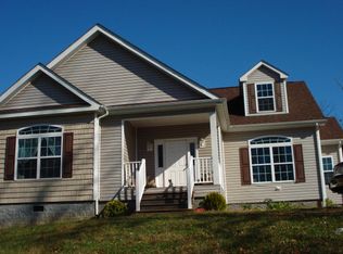 445 Knollwood Dr, Woodlawn, VA 24381