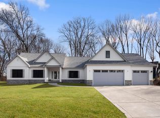 197 N Pinhook Dr, Valparaiso, IN 46385