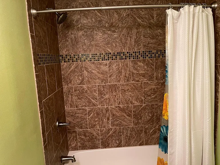 144 Acorn Dr — Photo 21