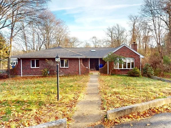 680 Blue Hill Ave, Milton, MA 02186