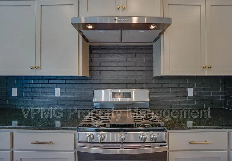 935 SE 36th St — Photo 18