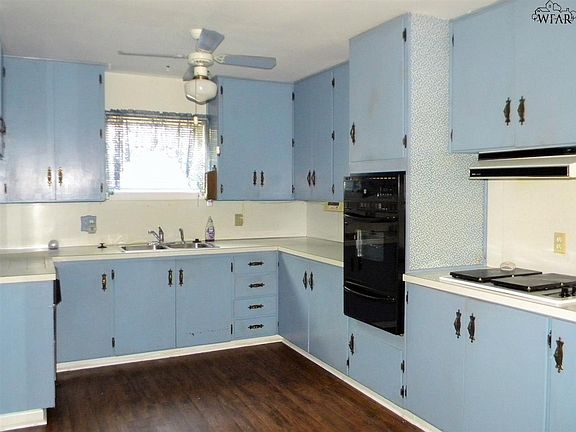 4th image of 1210 Clover Dr