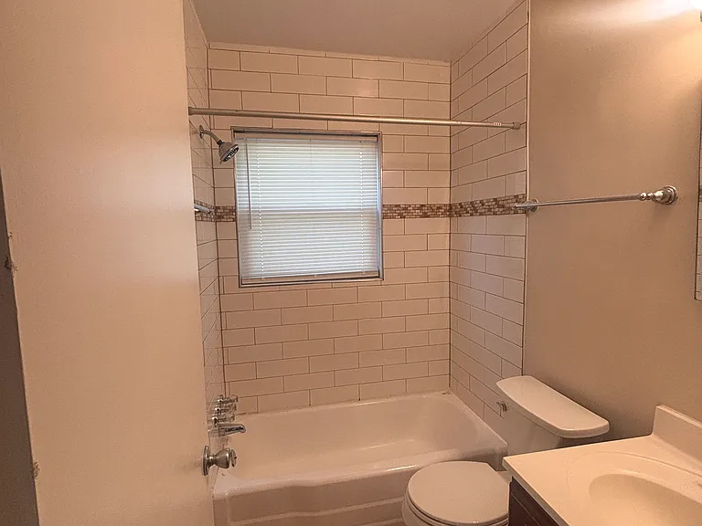 11203 Dodson Ln — Photo 29