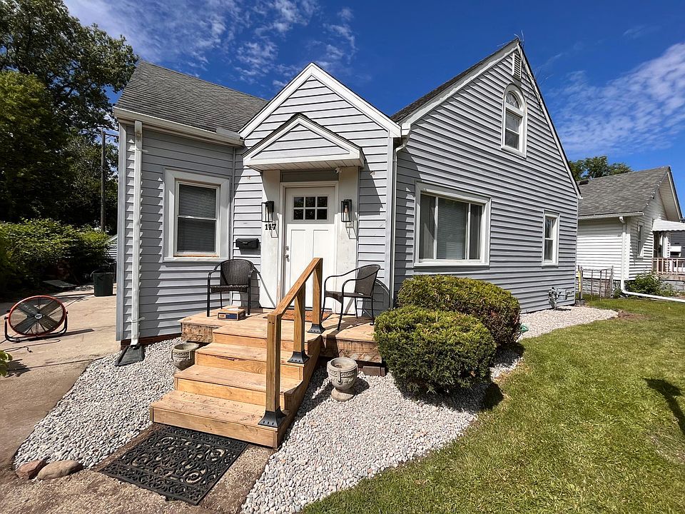 1st image of 17 Bauman Ave