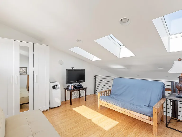 1034 NE Ainsworth St #C — Photo 12
