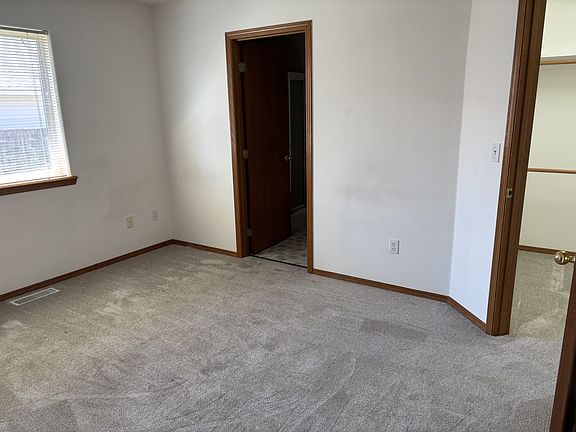 4th image of 7302-7304 W Yakima Ave #1