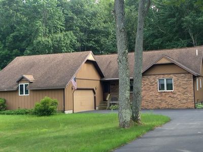 9609 Chateau St, Interlochen, MI, 49643