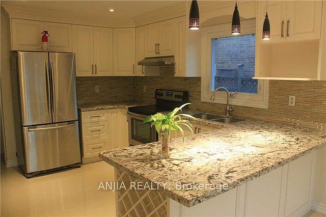 1st image of 51 Topham Cres