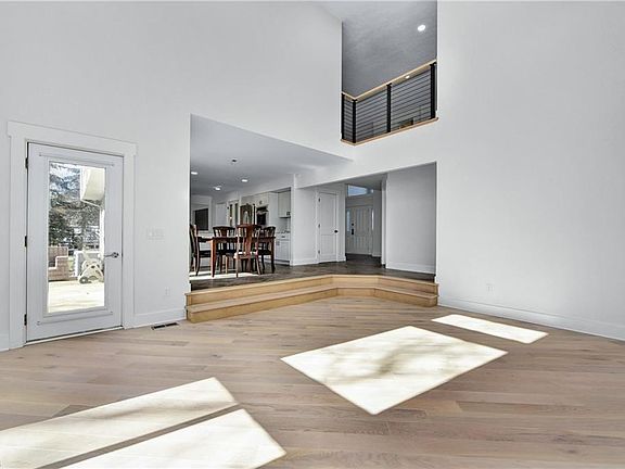 5th image of 30125 Greenview Pkwy